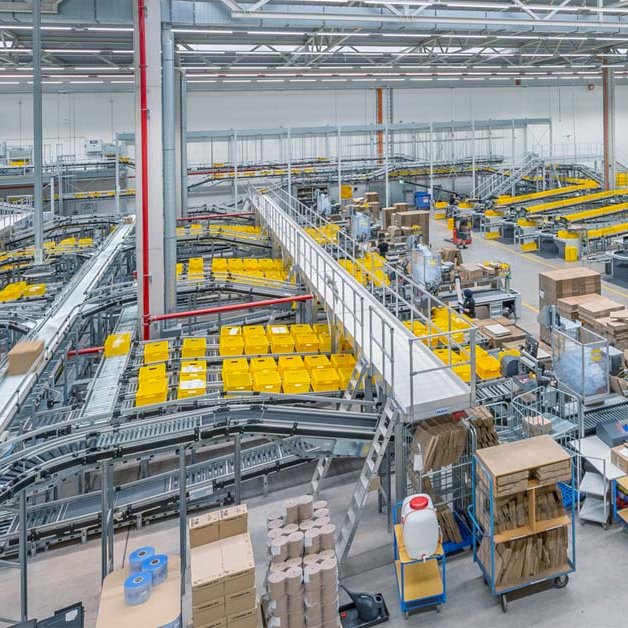 [Translate to Français:] How warehouse control systems harmonize the inventory flow in your warehouse.