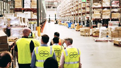 Die Mehrheit der Unternehmen investiert in Sicherheit am Arbeitsplatz, Gamification und Ergonomie, um Mitarbeiter zu gewinnen und zu halten.
